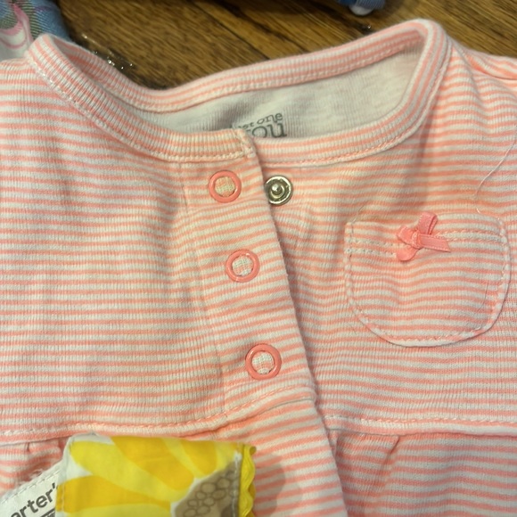 LIKE NEW SPRING AND SUMMER SET - CARTERS 3M OUTFIT PIECES AND SUNFLOWER DRESS - Picture 9 of 10